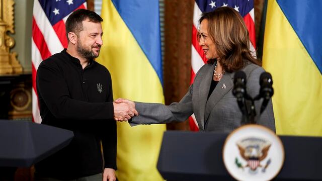 Kamala Harris con Volodímir Zelenski