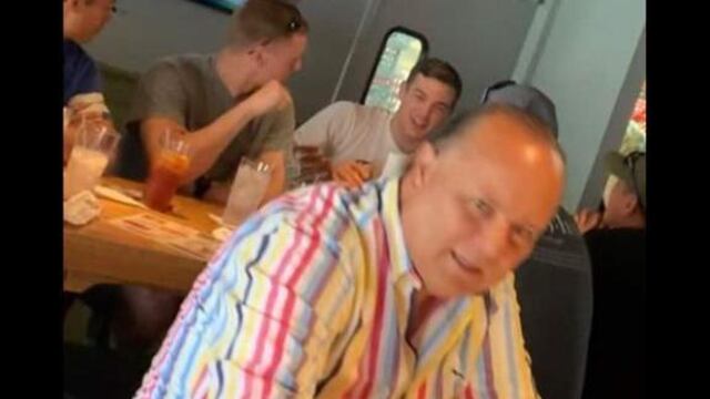 El exgobernador César Duarte en un bar de Albuquerque, Nuevo México.