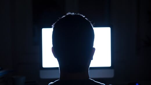 Trabajar desde casa y el impacto de la luz azul