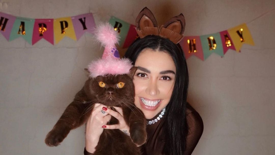 Este es Norris, el gatito ruso e influencer de Karime Pindter que la espera afuera La Casa de los Famosos 2024