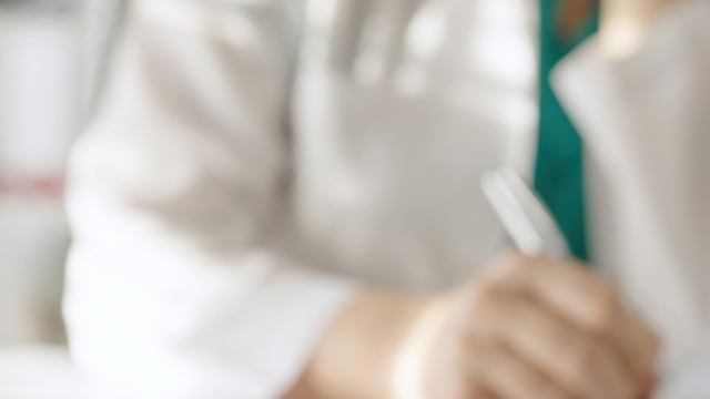 Rubio Pharma niega venta de sueros vitaminados tras muertes reportadas