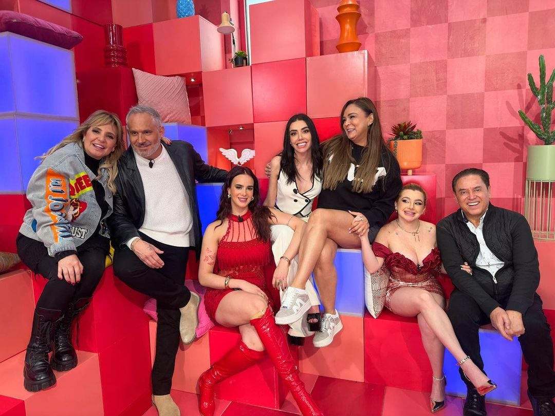 Brenda Bezares aparece en foto con Team Mar de La Casa de los Famosos 2024.