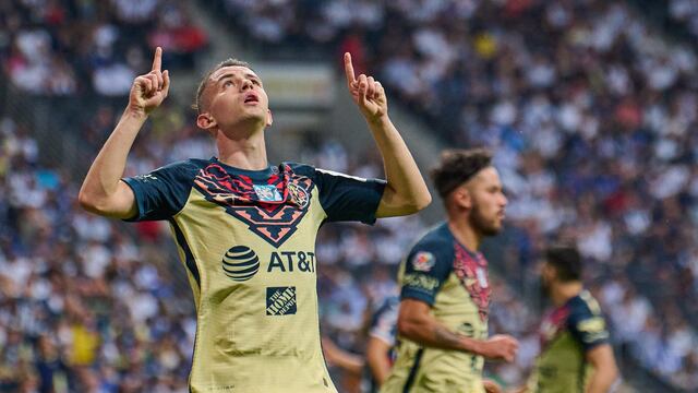 Álvaro Fidalgo celebra una anotación ante Rayados