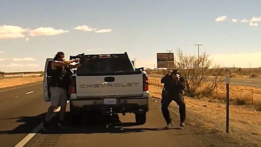 Cámara de policía capta momento en que lo matan a tiros