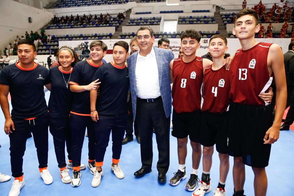 Sergio Salomón Céspedes inaugura en Puebla etapa regional de taekwondo y macro regional de básquetbol–frontón