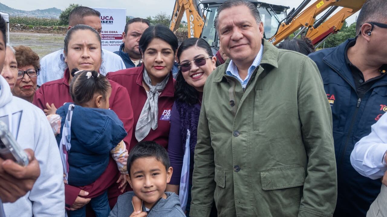 Ricardo Moreno inicia pavimentación del Camino al Refugio tras 11 años de espera