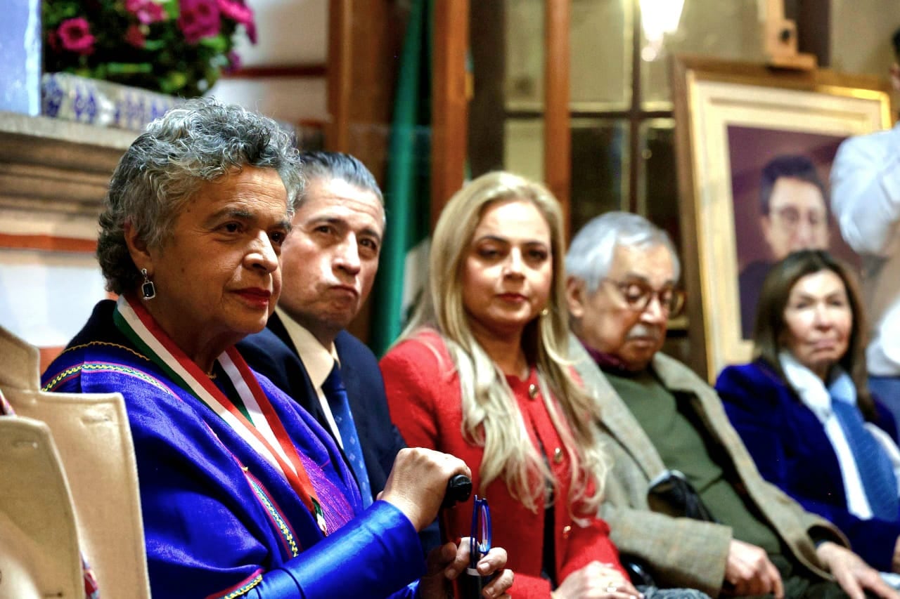 Reconocen a Beatriz Paredes como una de las mentes estratégicas más relevantes de México