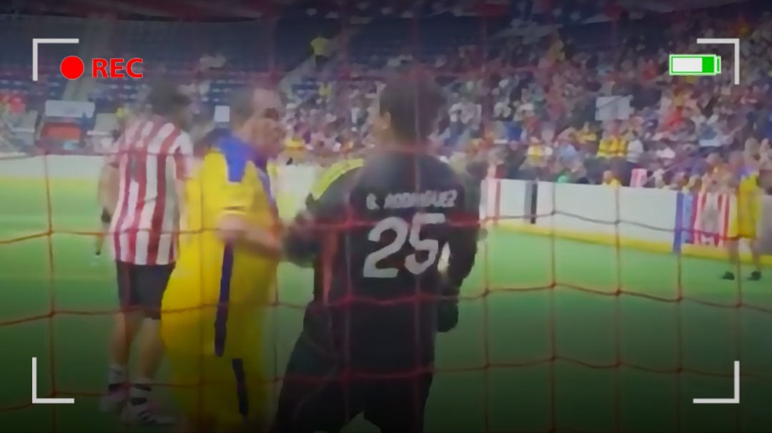 El video de Cuauhtémoc Blanco golpeando a portero en el Clásico de Leyendas América vs Chivas