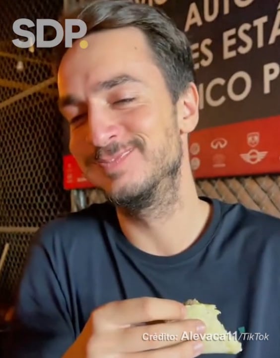 Turista alemán llora al probar tacos por primera vez en México