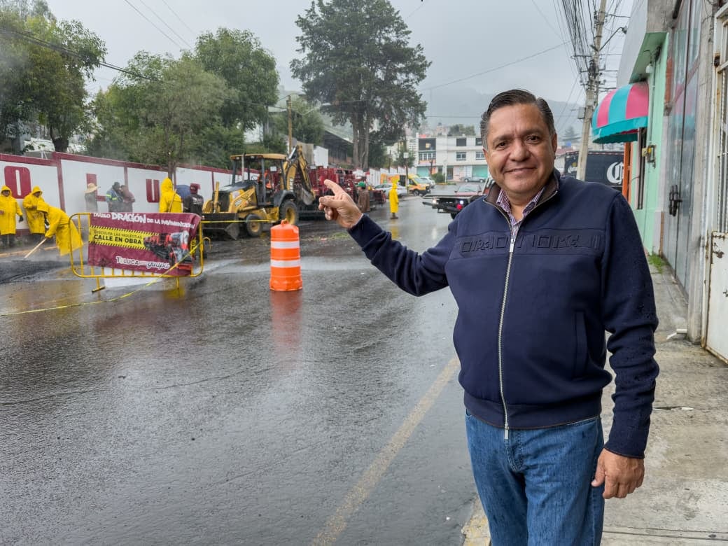 Ricardo Moreno, informó que el Diablo Dragón concluirá esta semana la rehabilitación de la calle Juárez en San Mateo Oxtotitlán.