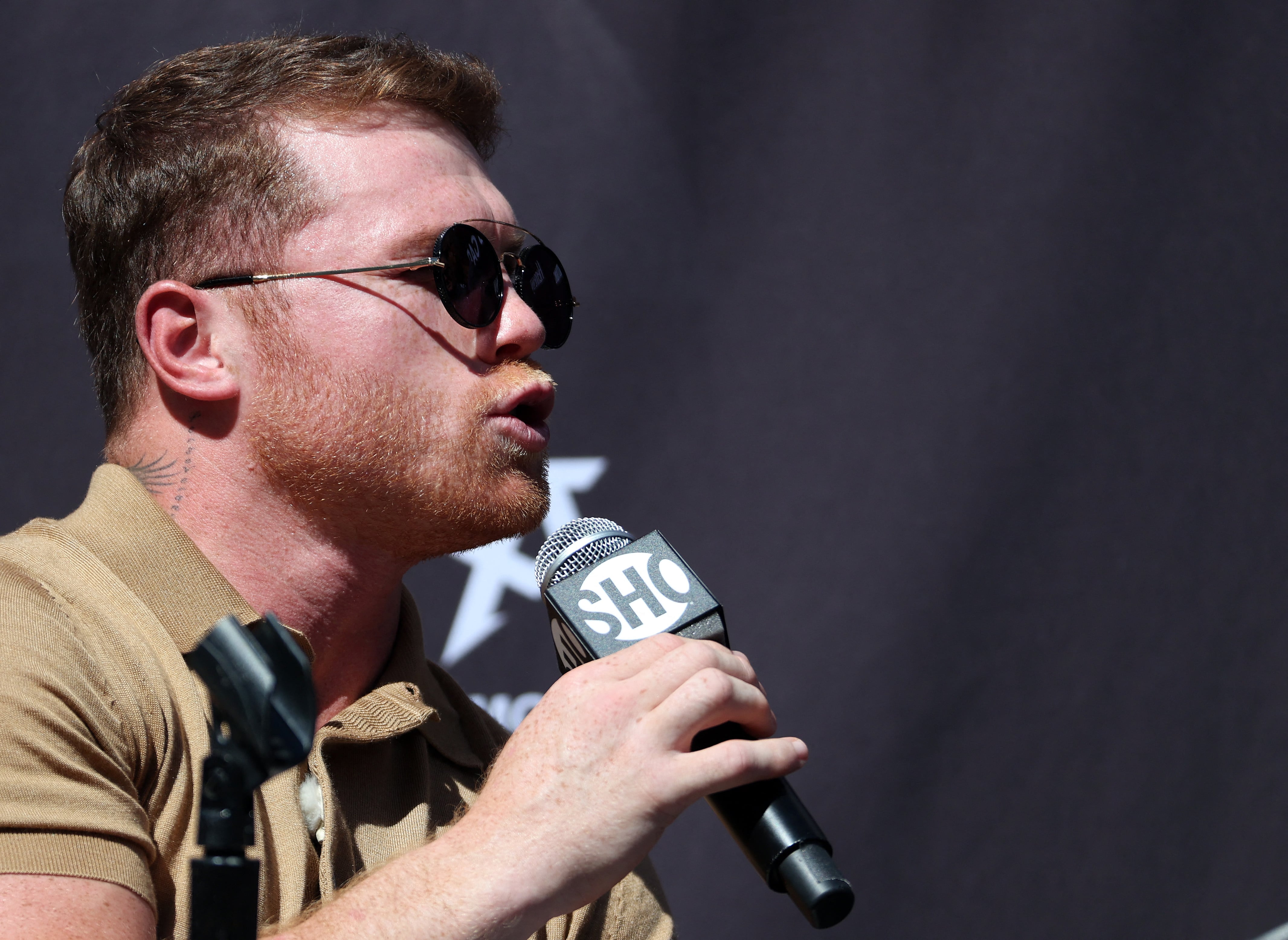 Canelo Álvarez lanzó una advertencia a Caleb Plant.