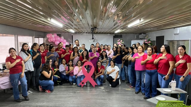 DIF Gómez Palacio lleva jornada de prevención del cáncer de mama a GEBESA.