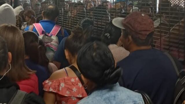 Línea 9 del Metro de la CDMX se reportan constantes retrasos y estaciones saturadas en el transbordo