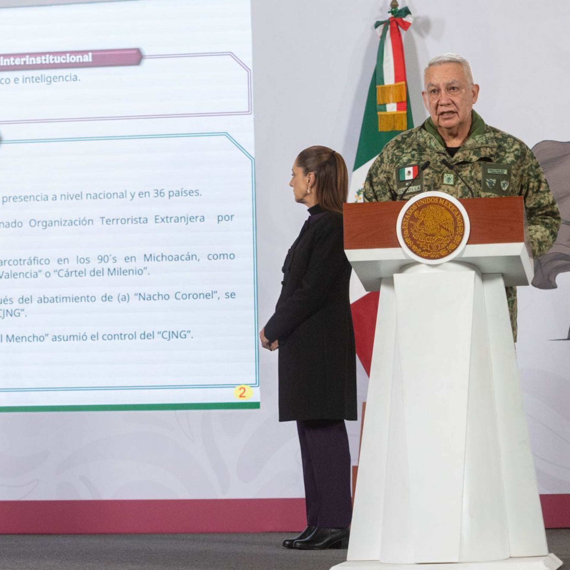 El amor atrapa, Trump y la simulación ganan