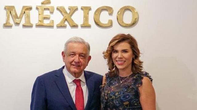 AMLO y Marina del Pilar Ávila