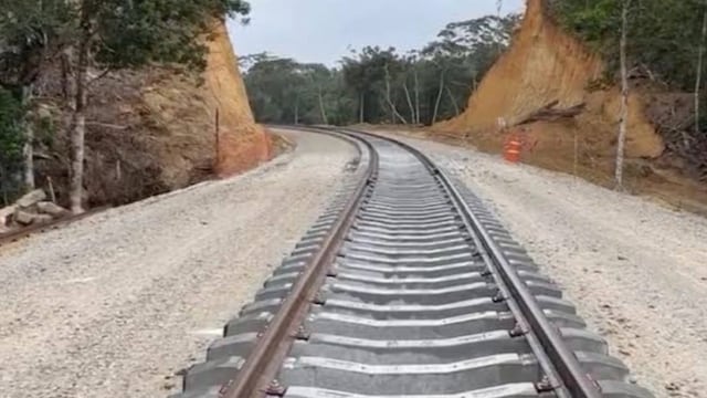 AMLO otorga a Semar tramos ferroviarios de Ferrosur