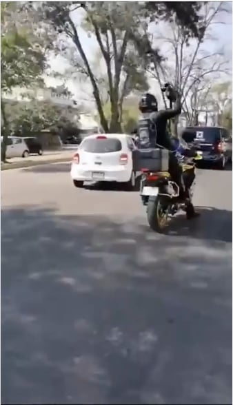 Captura de video de confusión de la carroza funeraria de Vicente Fernández