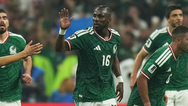 Julián Quiñones, el héroe de México, fue cambiado por Javier Aguirre en un momento clave