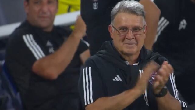 Gerardo Martino celebra gol de Jordi Alba