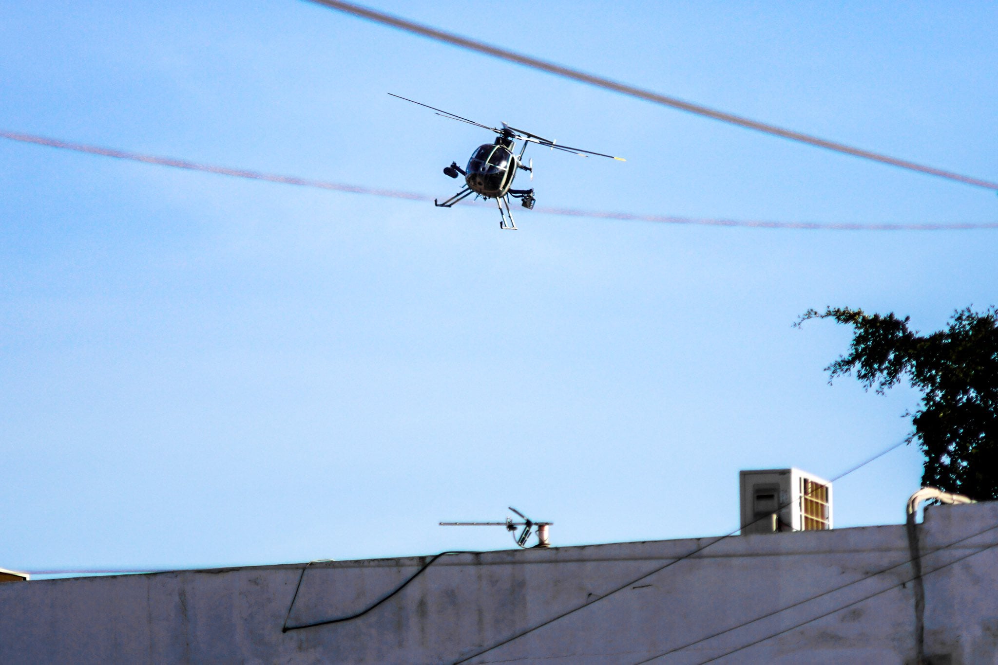 Helicópteros artillados sobrevuelan Culiacán