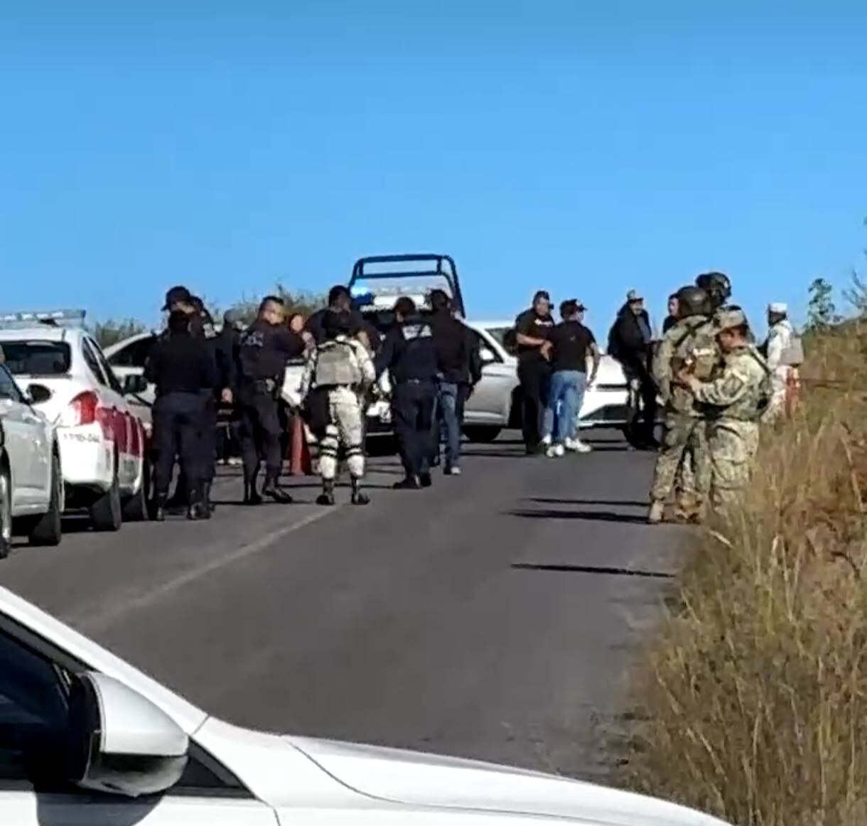 Dejan 6 cabezas humanas en carretera de Ixtacuixtla con mensaje de La Barredora