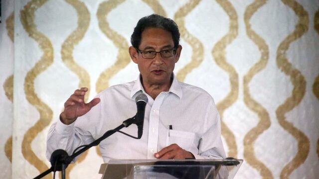 Sergio Aguayo. Ordenen embargarle por caso Moreira.