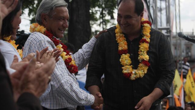 AMLO y Lázaro Cárdenas Batel en 2012