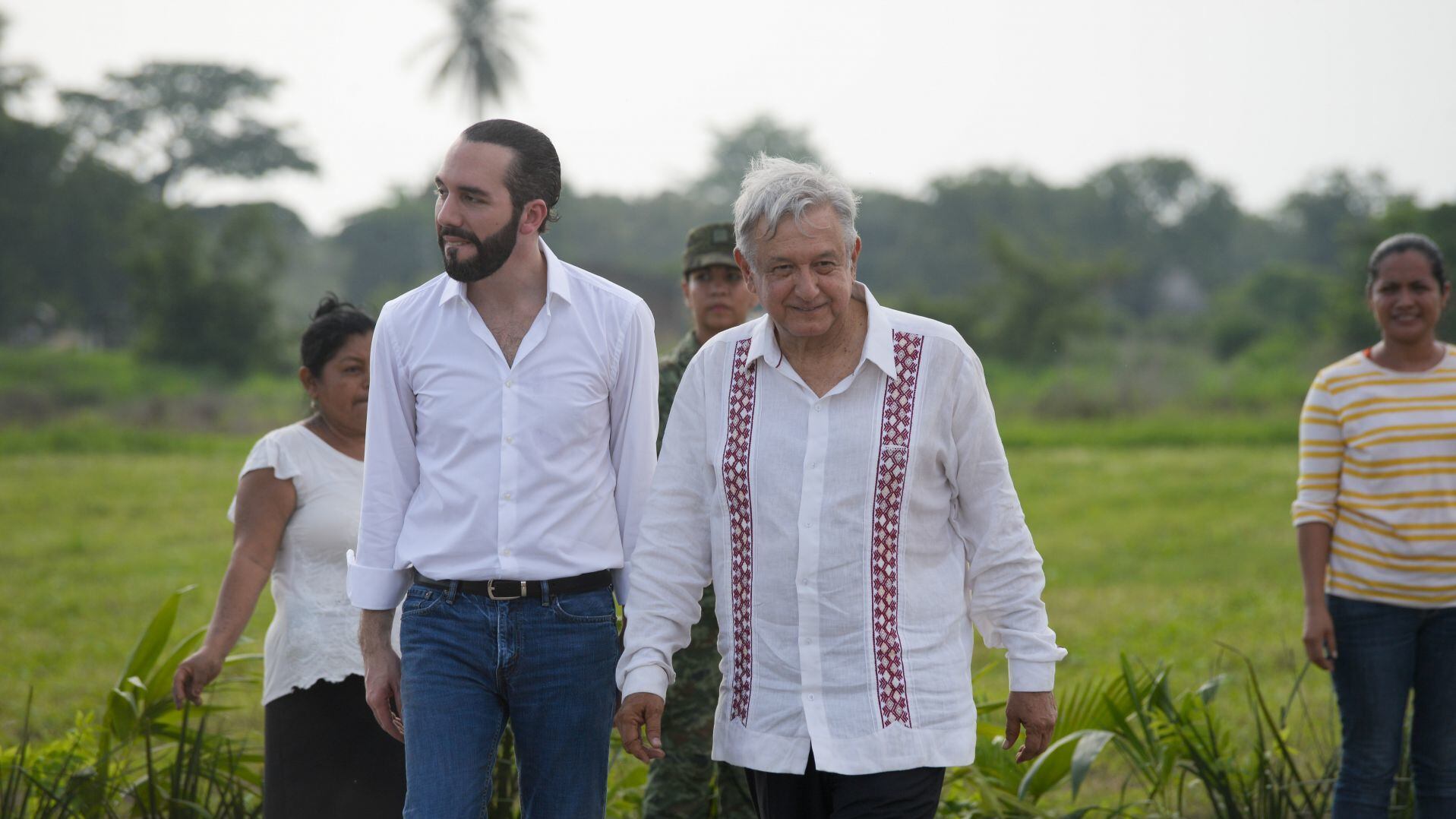 Dona México 885 mdp a Honduras y El Salvador para programas sociales
