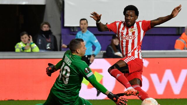 Sheraldo Becker destaca en la Europa League