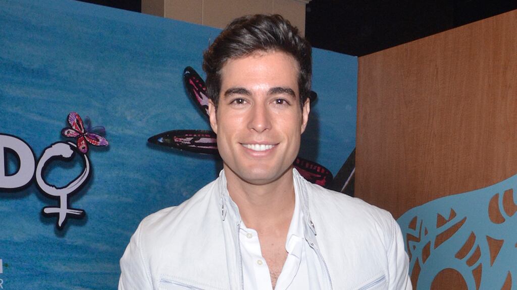 Danilo Carrera será pareja de telenovela de esta famosa actriz francesa