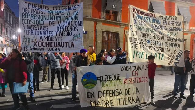 Protesta de pobladores de Xochicuautla en Palacio Nacional