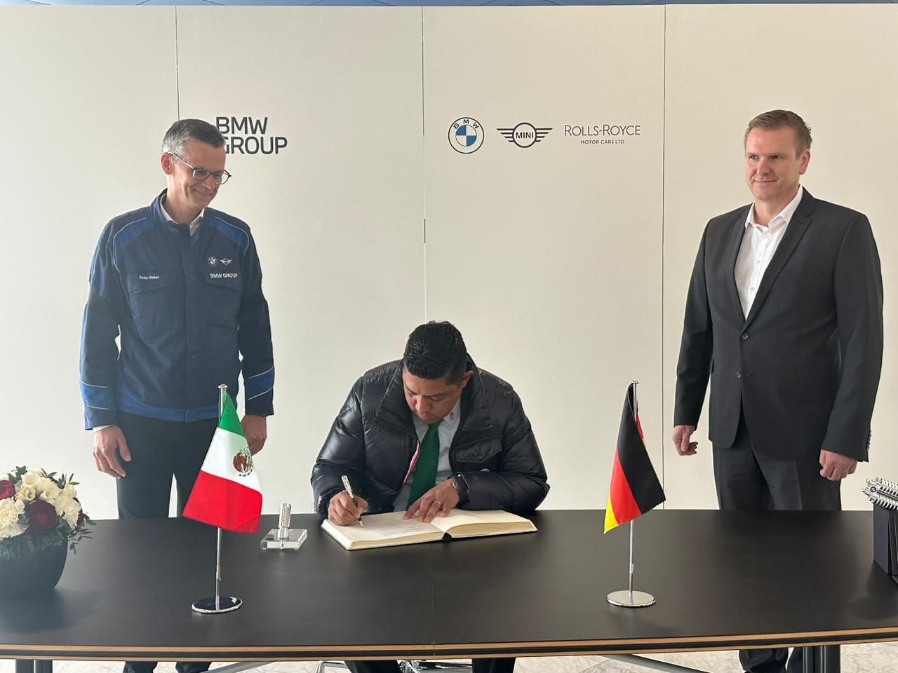 Ricardo Gallardo Cardona formaliza en Múnich inversión de BMW en San Luis Potosí