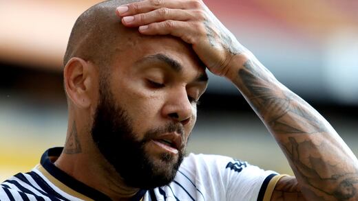 A Dani Alves no le permiten volver a jugar futbol en prisión