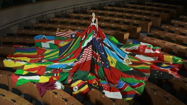 Amsterdam Rainbow Dress Foundation