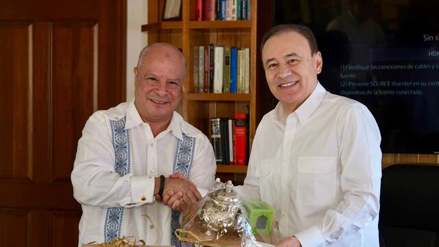 Alfonso Durazo con el embajador de Marruecos en México
