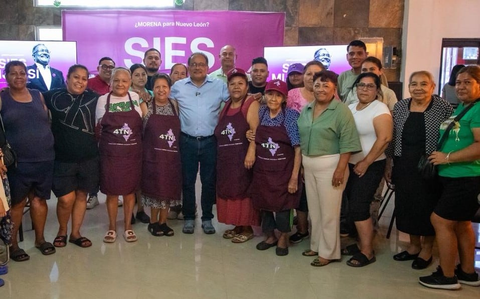 Andrés Mijes dialogó con vecinos de Monterrey sobre transporte, agua y servicios públicos,.