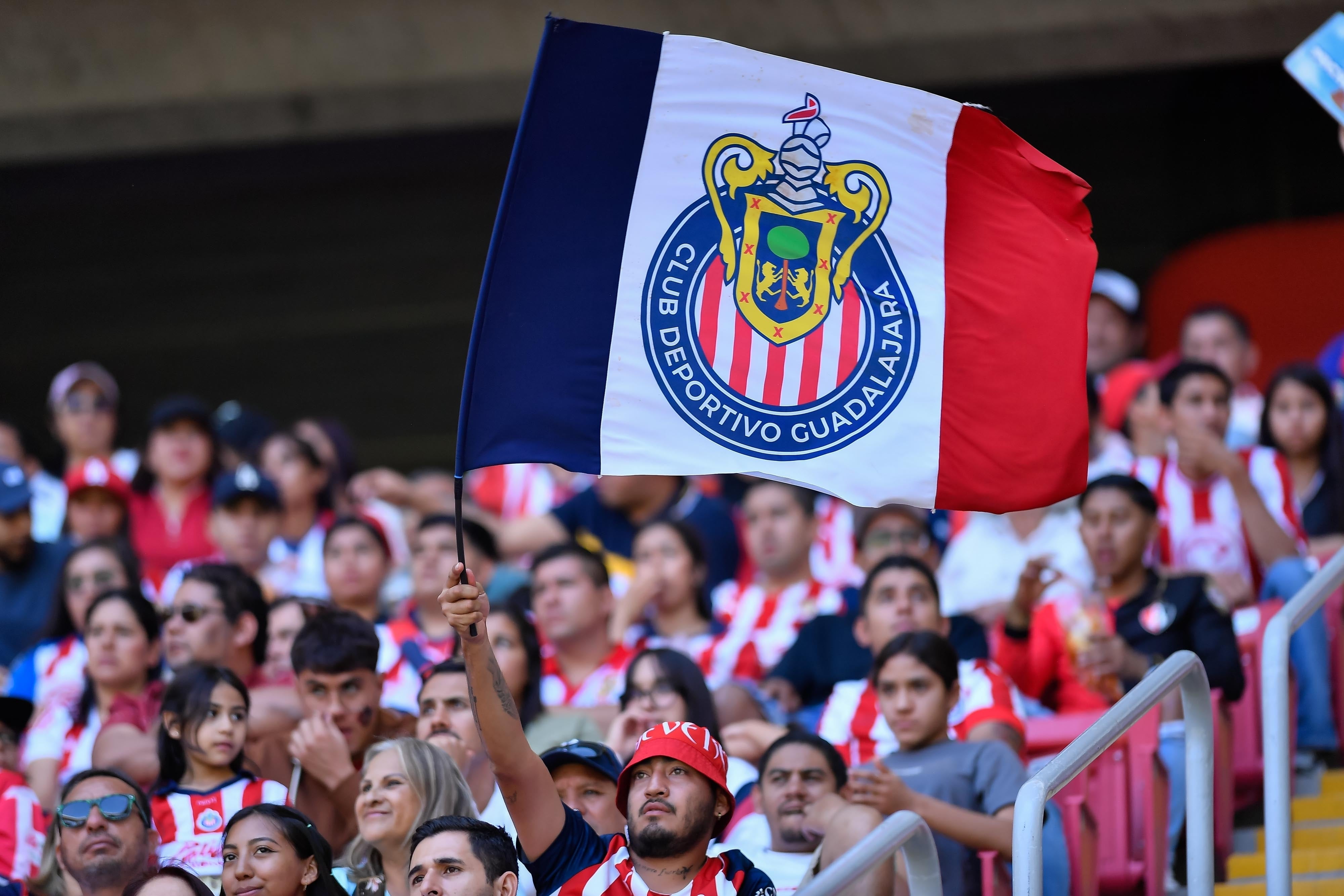 Afición en el Chivas vs Atlas de la Liga MX Femenil.