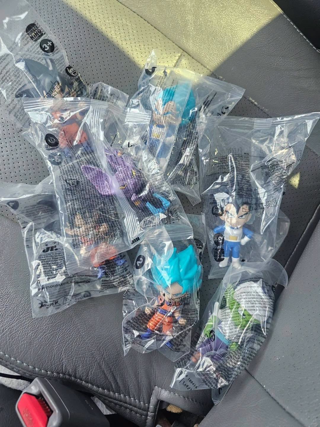 Revelan colaboración entre Burger King y Toei Animation que traerá un menú y figuras de Dragon Ball Super
