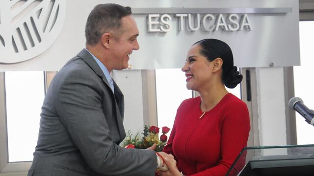 Adrián Rubalcava y Sandra Cuevas
