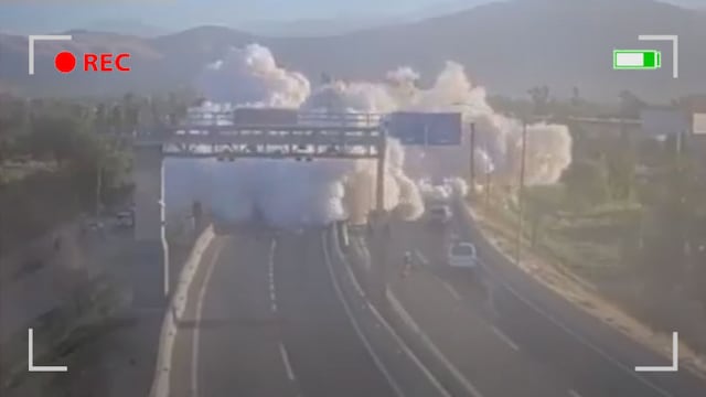 Video capta explosión de un camión de gas en Chile con saldo mortal