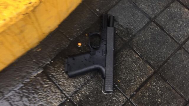 Dos muertos y una detenida por balacera en Plaza Artz.