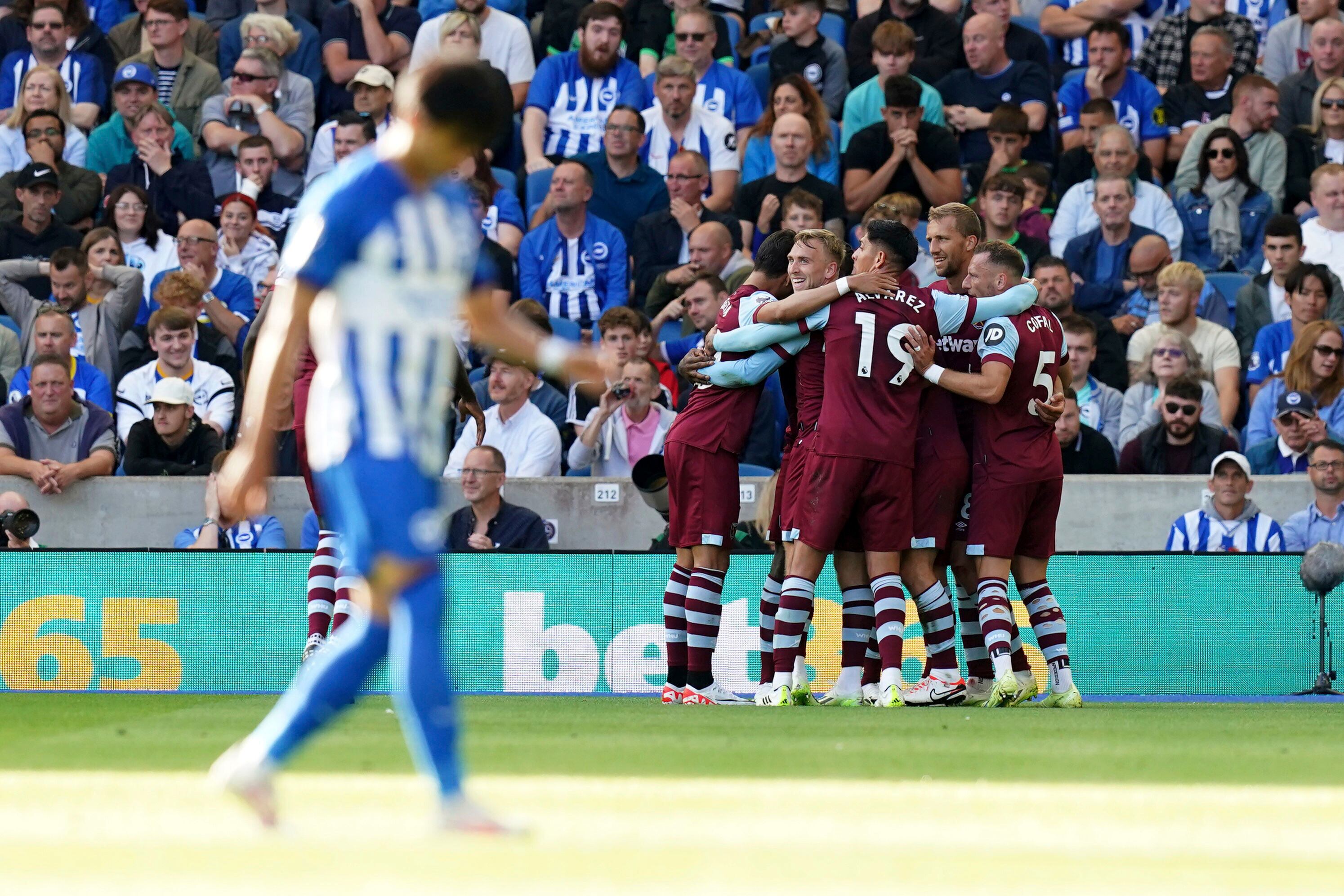 Edson Álvarez con el West Ham