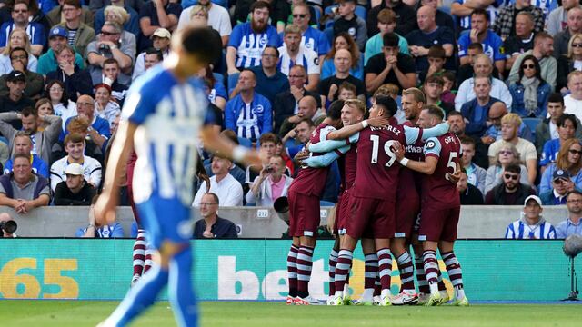 Edson Álvarez con el West Ham