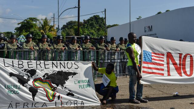 Imagen de una protesta de migrantes provenientes de África, quienes piden dejar Tapachula y dirigirse a Estados Unidos para solicitar asilo.