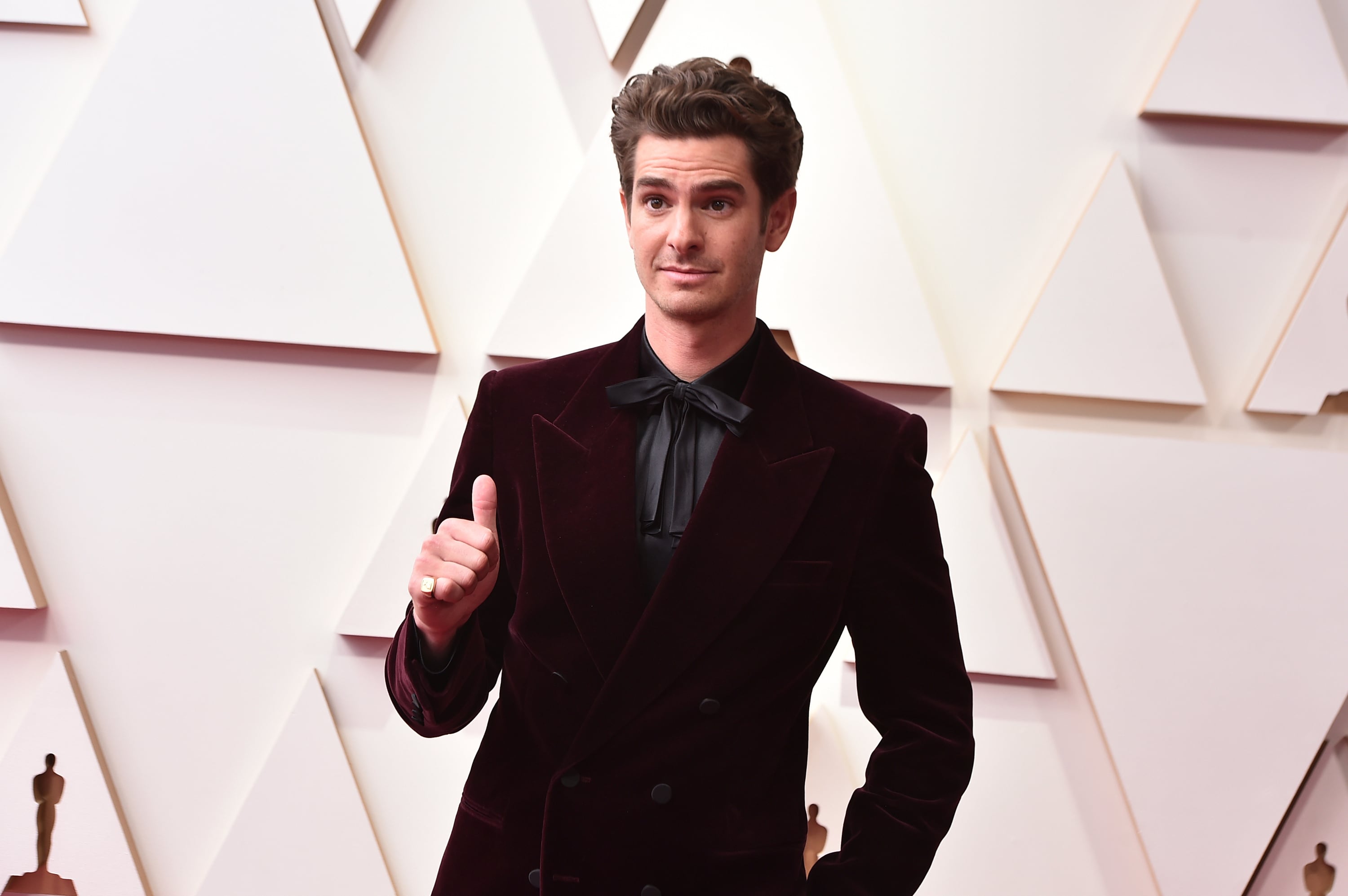 Andrew Garfield en la Alfombra Roja de los Oscar 2022