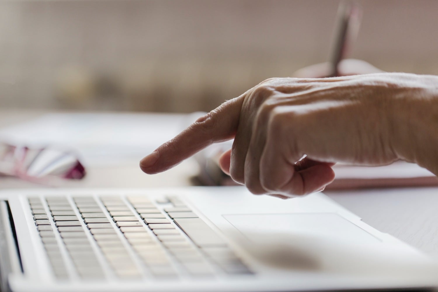 ¿Cómo tramitar el permiso provisional para circular sin placas en CDMX?