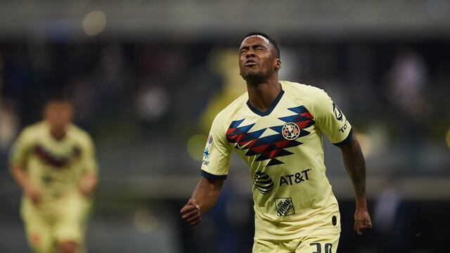 Renato en un partido con las Águilas