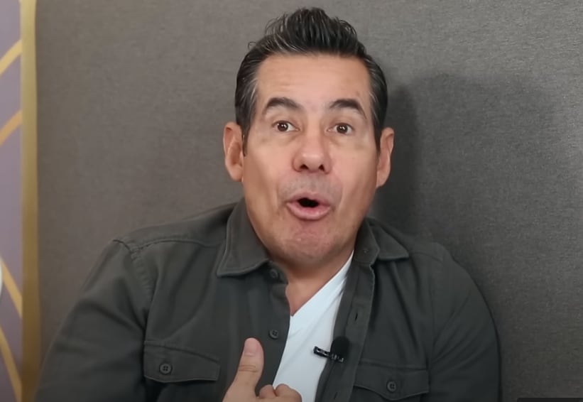 Yordi Rosado, conductor.