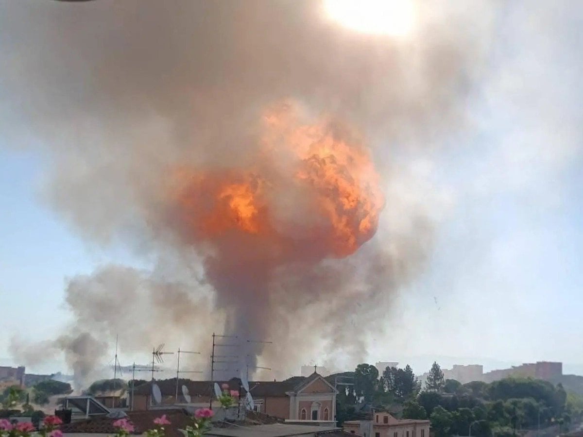 Fuerte explosión de gasolinera en Roma, Italia, deja 45 heridos