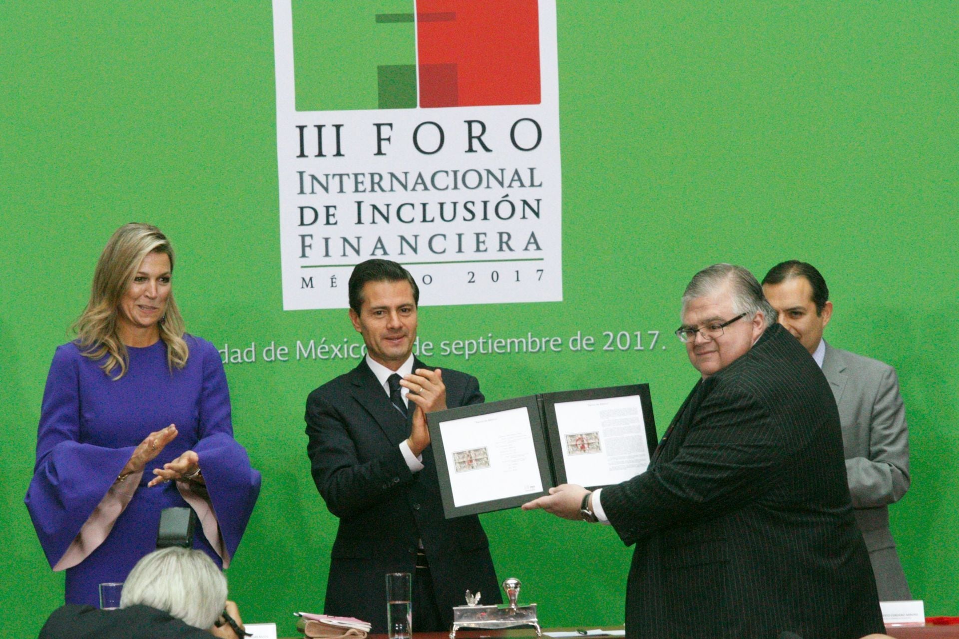 Agustín Carstens tiene una amplia carrera como economista en Banxico, SHCP, FMI y BPS